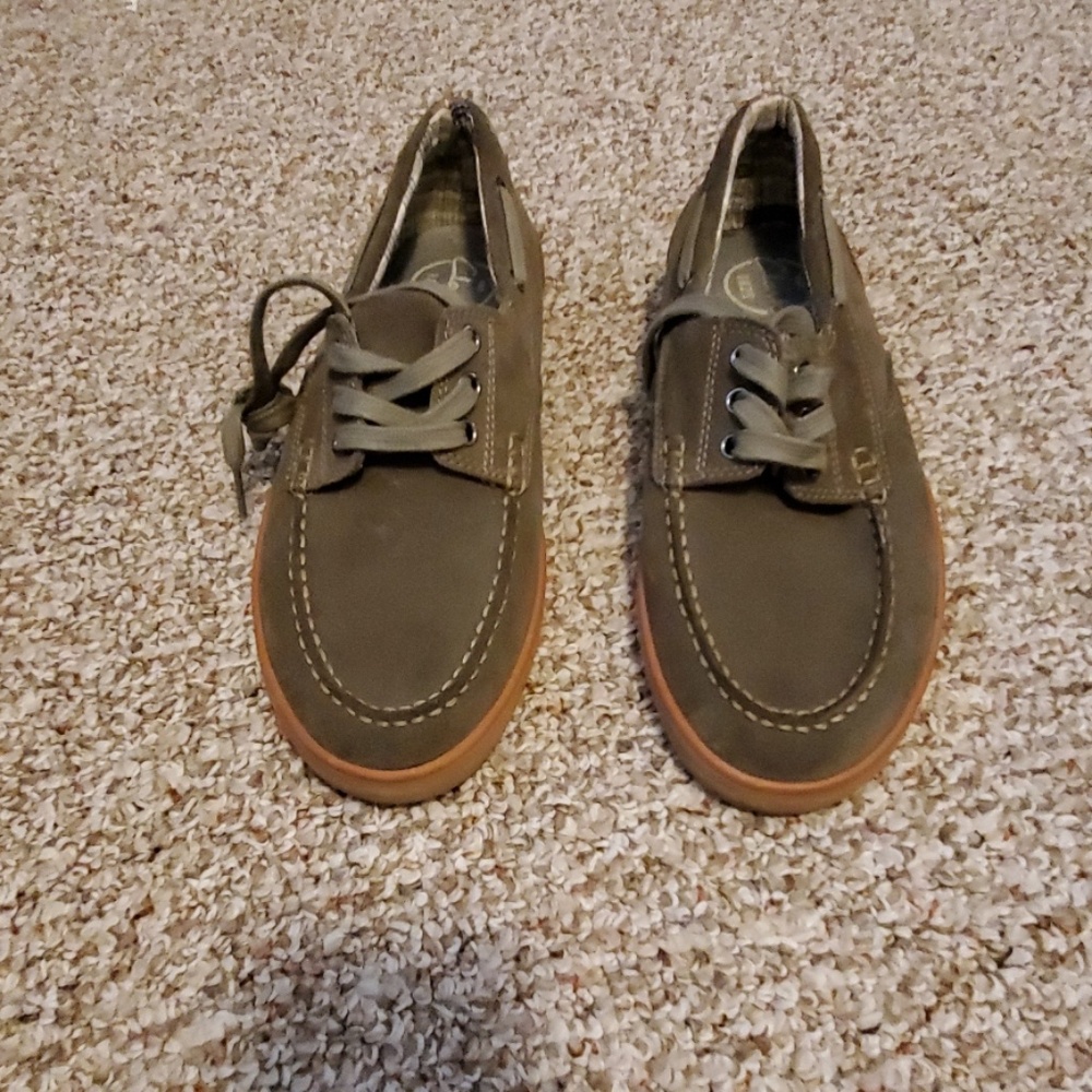 Shoes - Picture 2 of 3